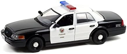 ModelToyCars Fröccsöntött Autó w/vitrin - 2011 Ford Crown Victoria Police Interceptor, Drive - Greenlight 84143 - 1/24-Skála